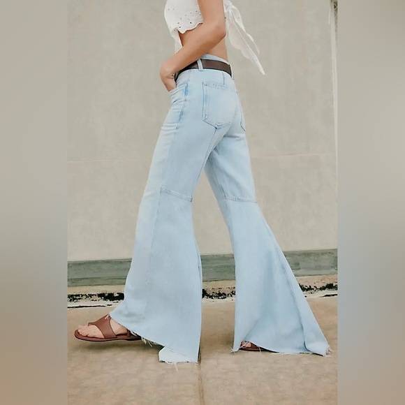 NWT We The Free LIVE WIRE FLARE JEANS - Picture 6 of 16